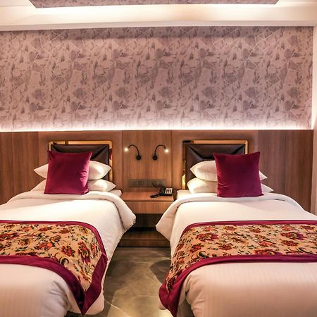 גרייטר נוידה Rj Hotel - Managed By Atithi House מראה חיצוני תמונה