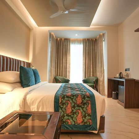 גרייטר נוידה Rj Hotel - Managed By Atithi House מראה חיצוני תמונה
