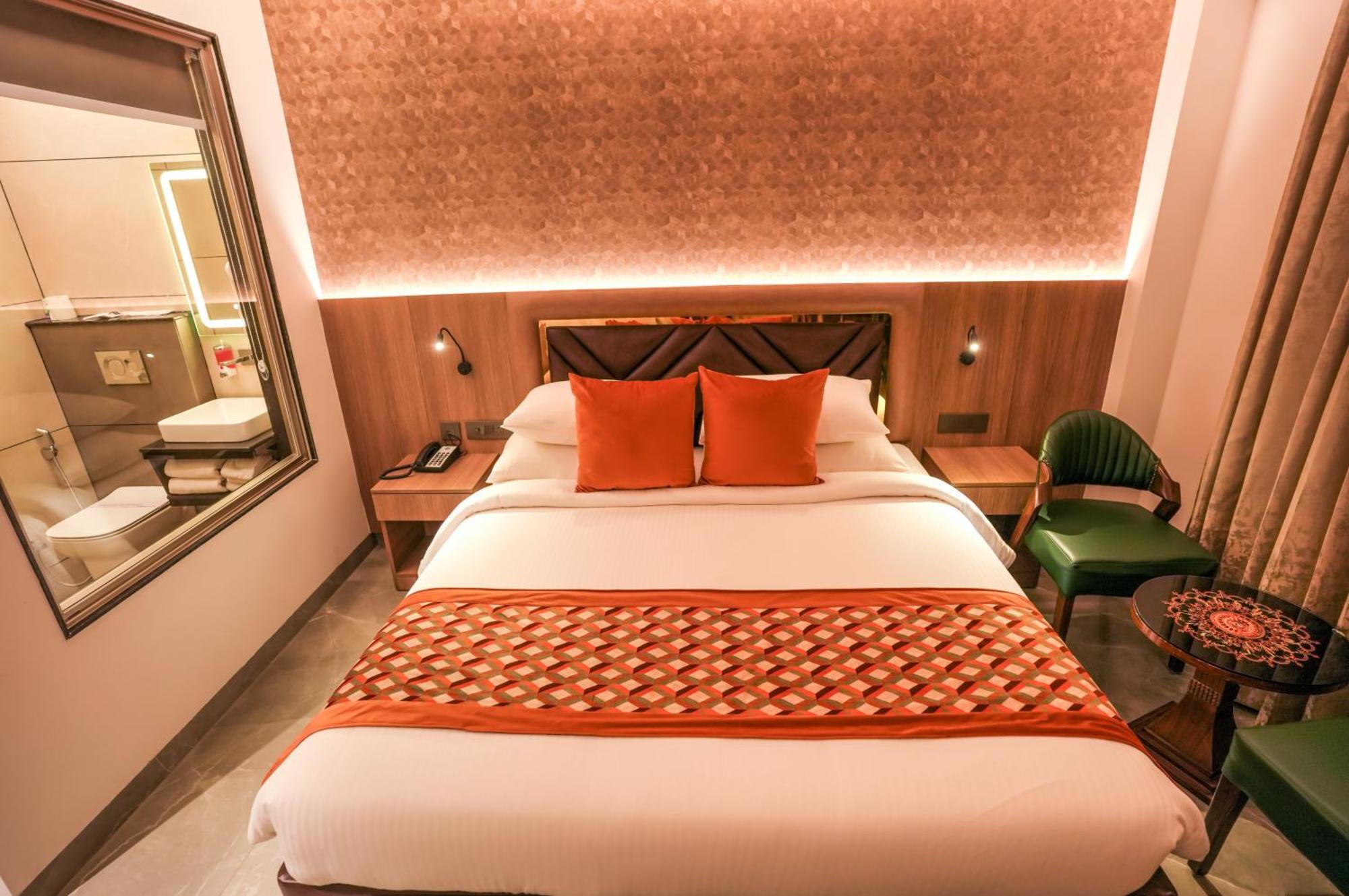 גרייטר נוידה Rj Hotel - Managed By Atithi House מראה חיצוני תמונה