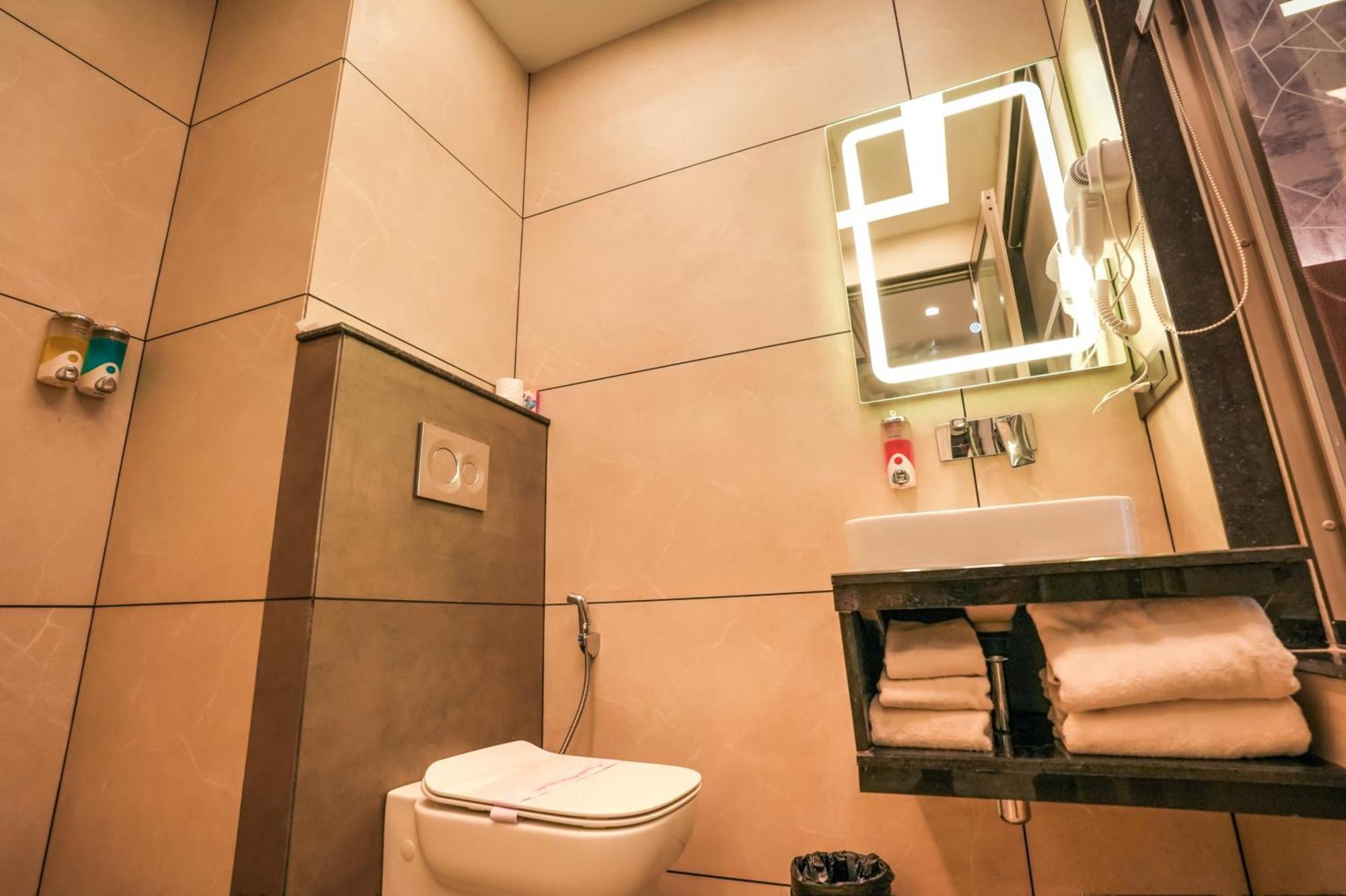 גרייטר נוידה Rj Hotel - Managed By Atithi House מראה חיצוני תמונה
