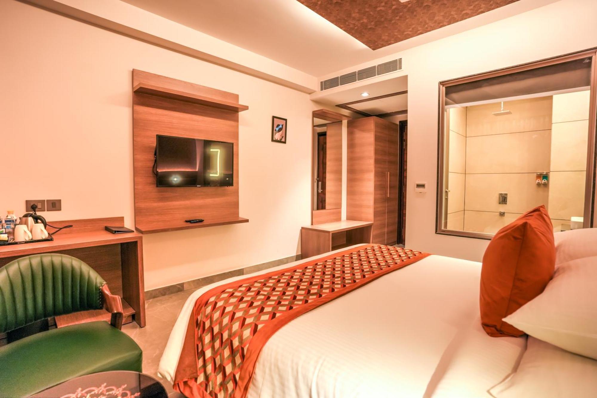גרייטר נוידה Rj Hotel - Managed By Atithi House מראה חיצוני תמונה