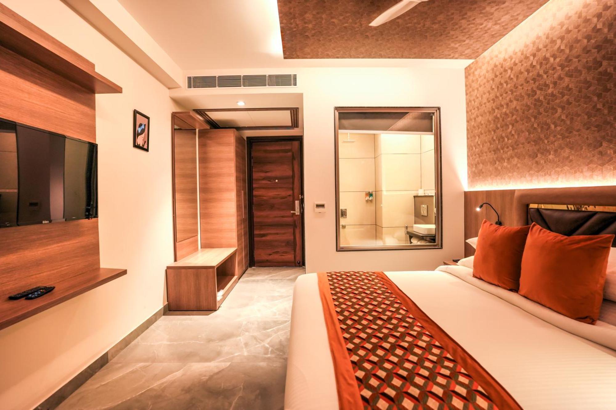 גרייטר נוידה Rj Hotel - Managed By Atithi House מראה חיצוני תמונה