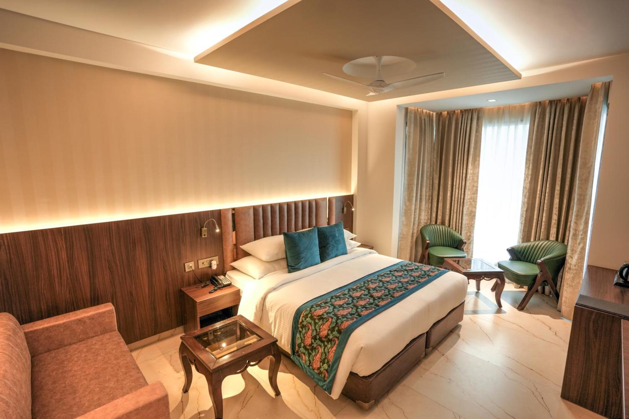 גרייטר נוידה Rj Hotel - Managed By Atithi House מראה חיצוני תמונה