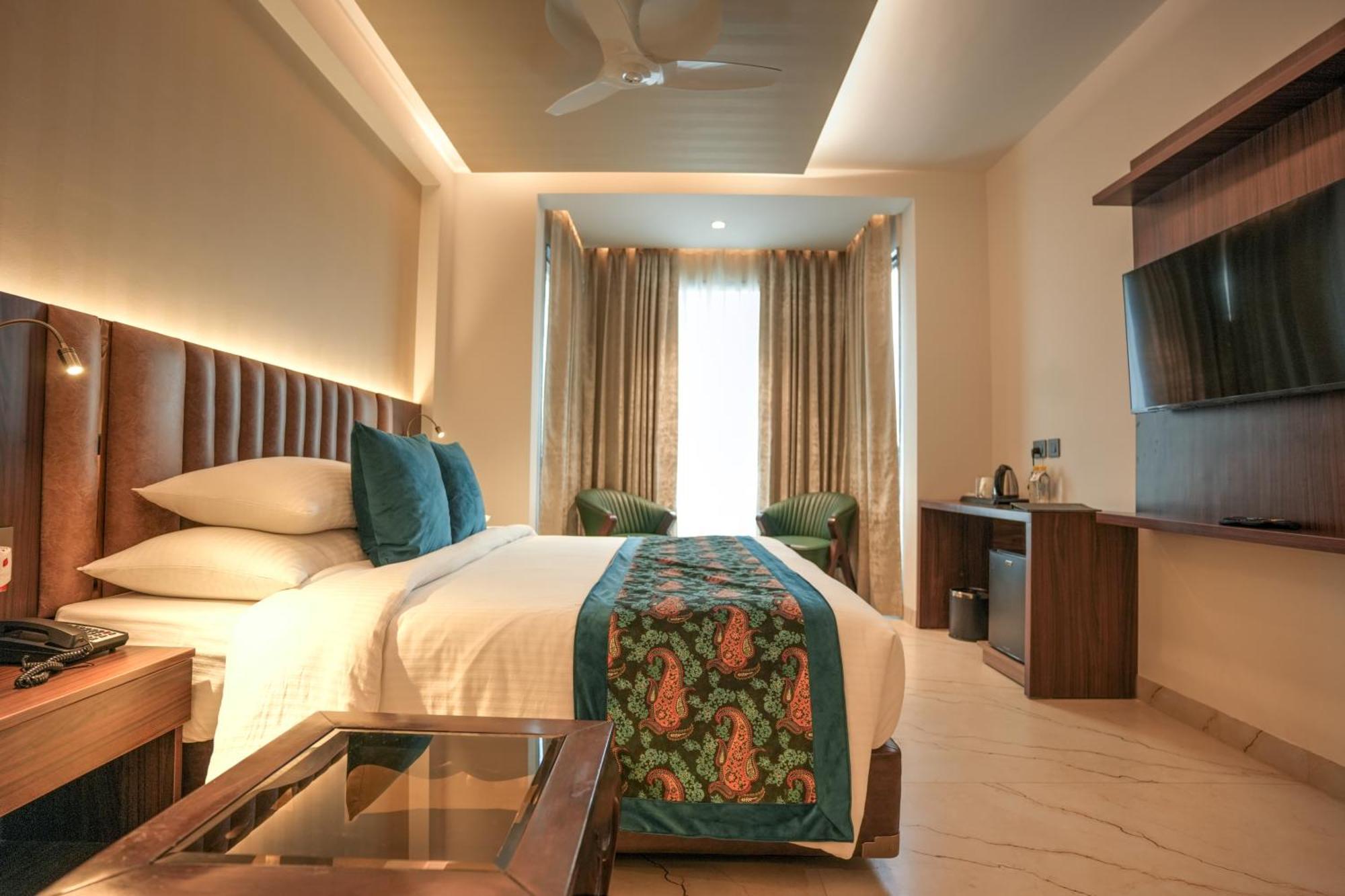 גרייטר נוידה Rj Hotel - Managed By Atithi House מראה חיצוני תמונה