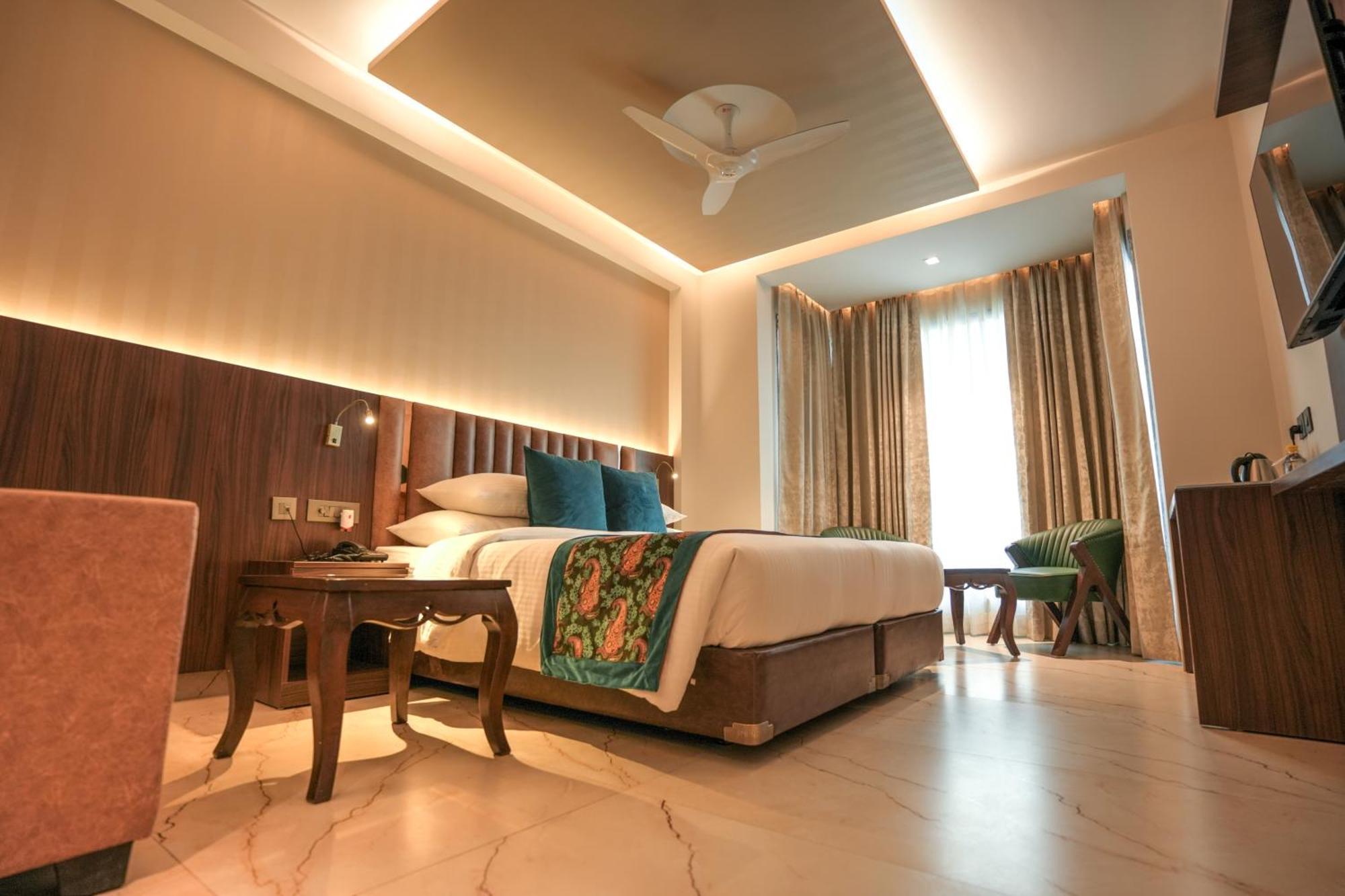 גרייטר נוידה Rj Hotel - Managed By Atithi House מראה חיצוני תמונה