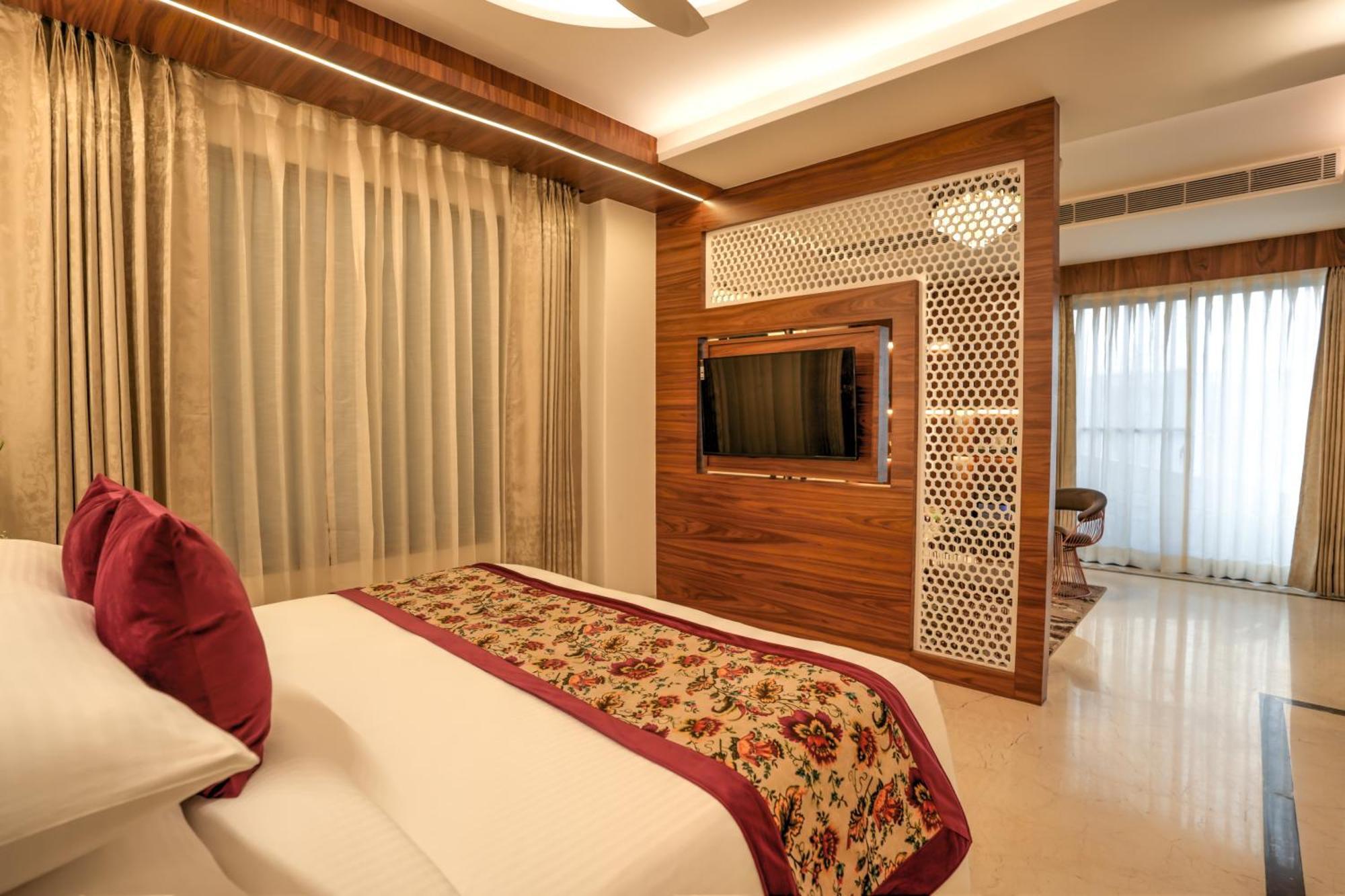 גרייטר נוידה Rj Hotel - Managed By Atithi House מראה חיצוני תמונה